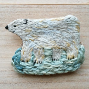 シロクマ　手刺繍　polarbear embroidery